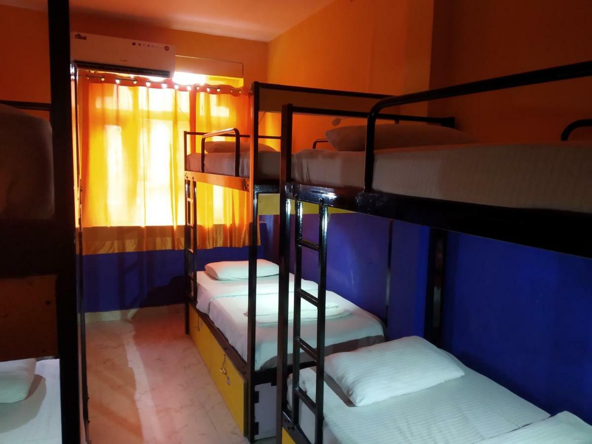 Bunk Hostel Delhi Nova Deli Exterior foto