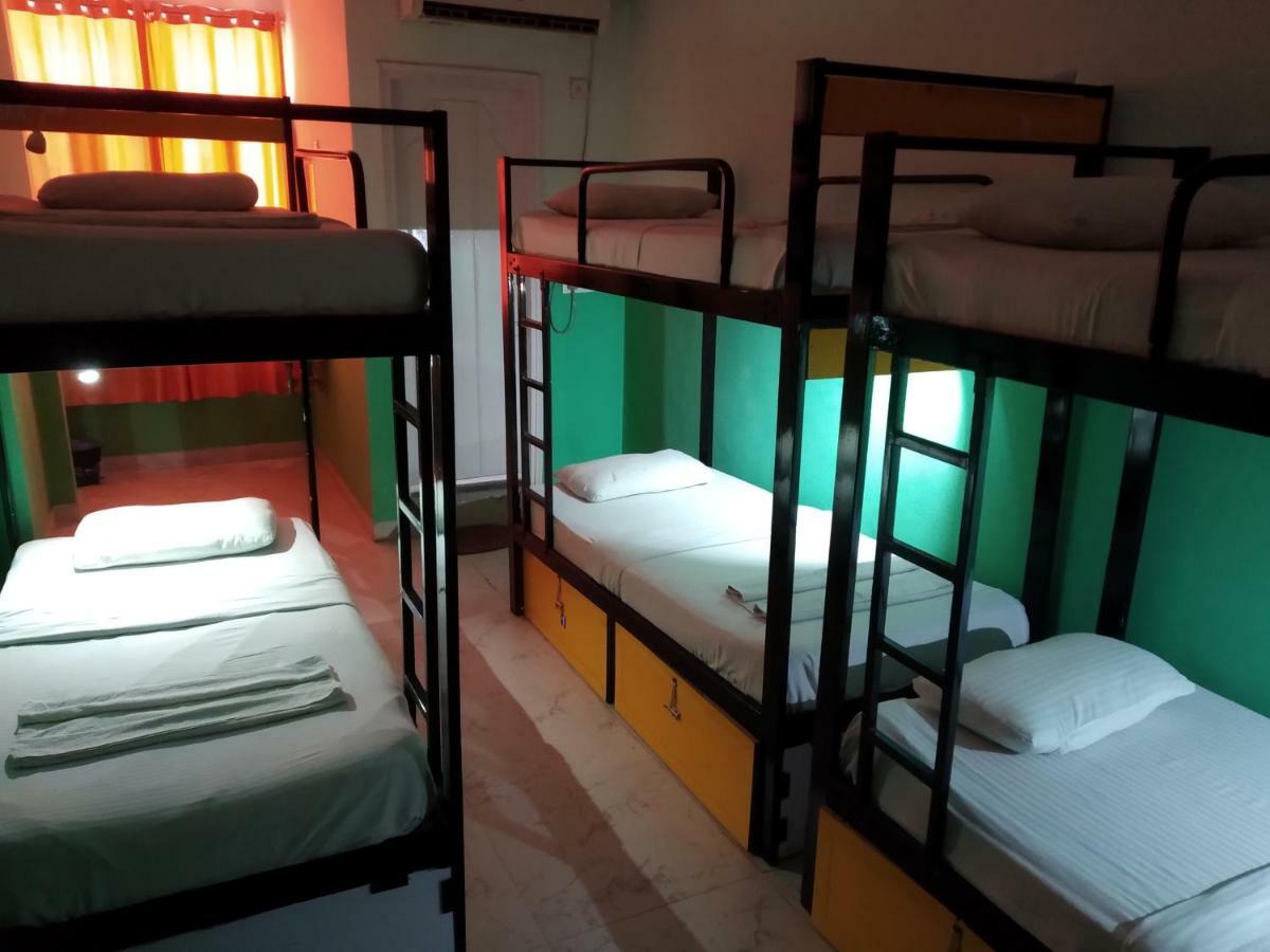 Bunk Hostel Delhi Nova Deli Exterior foto